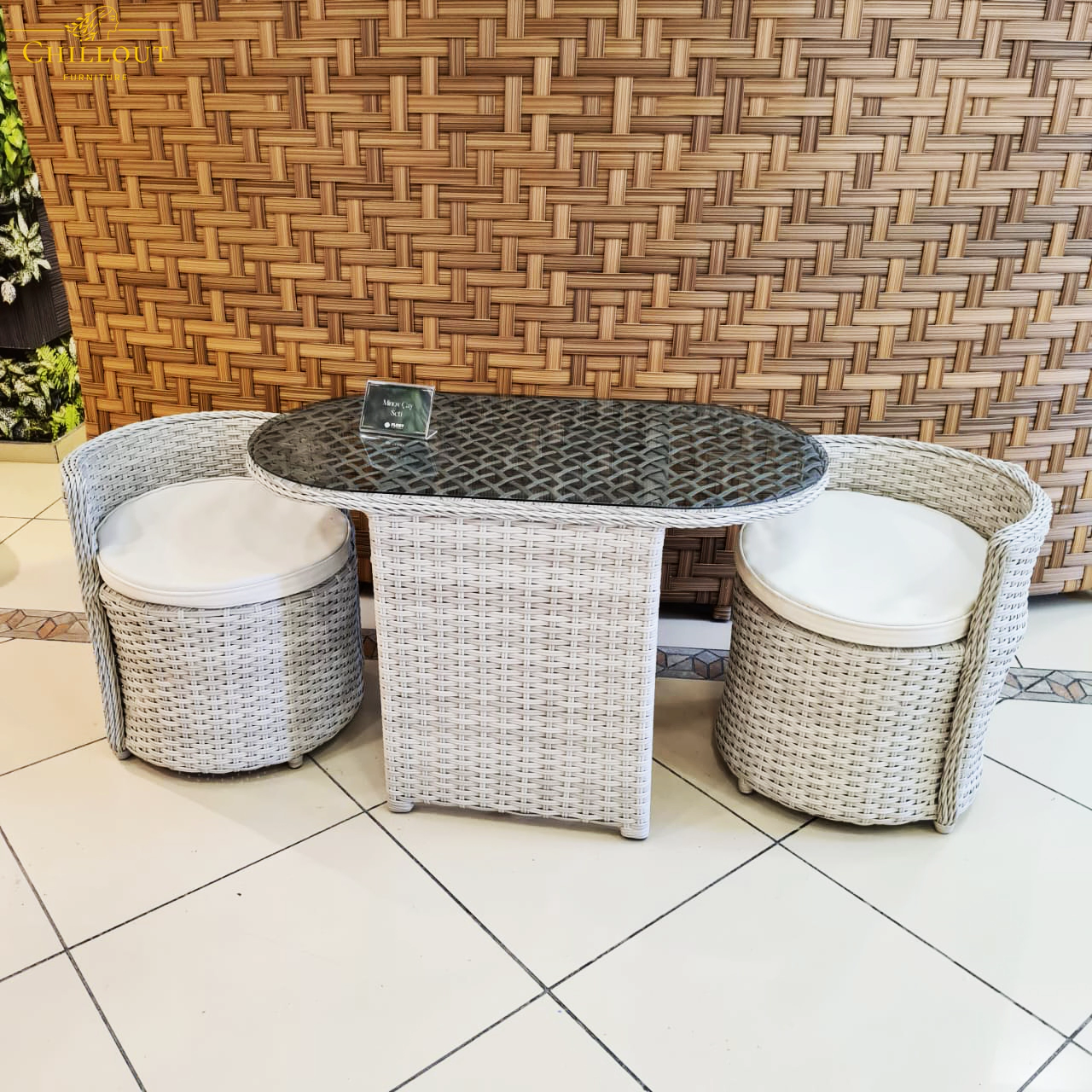 აივნის მაგიდის და სკამების სეტი